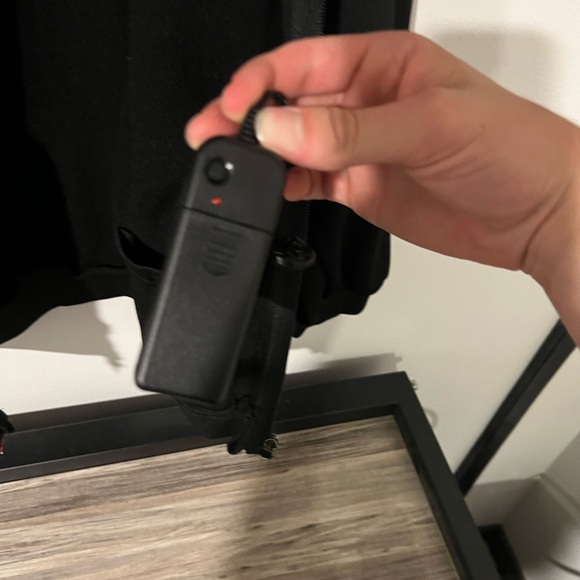 Electric Styles Black Jacket with heater and led battery - Picture 4 of 4